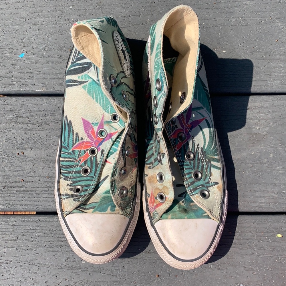 Floral Converse